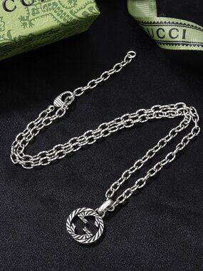 ✨A woman's Gucci- Silver-Tone Interlocking G Rope MotifPendant Necklace✨